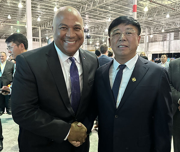 CEO Wendell Dallas joined Illinois Governor JB Pritzker, ComEd CEO Gil Quiniones